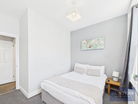 2 bedroom Flat To Let - Photo 4