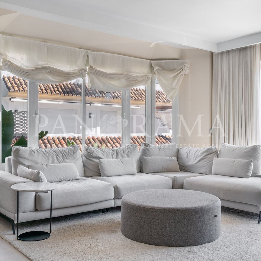 Luxury high-end apartment within one of Marbella’s most prestigious gated communities - Foto 1