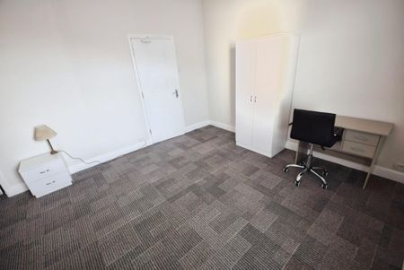 3 bedroom end of terrace house to rent - Photo 5