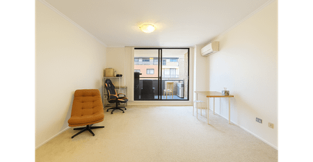 Light Filled Apartment...Walk To Everything - Photo 3