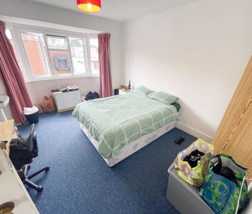 4 Bedroom House To Rent in Winton - £1,850 pcm Tenancy Info - Photo 3