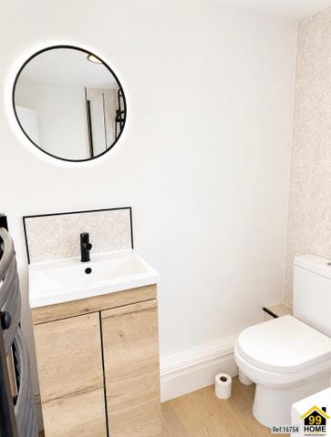 2 bedroom apartment to rent - Photo 5