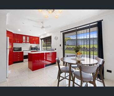 Spacious Home in Mudgeeraba – Two stand alone Units Available | Bil... - Photo 5