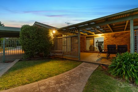 6 Kris Court, Melton West - Photo 3