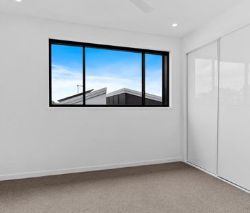 Brand New Modern Townhouse - City Convenience & Lifestyle Living - Photo 5