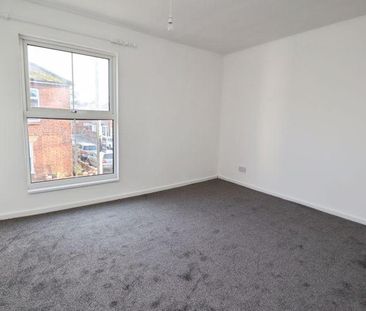 2 bedroom semi-detached house to rent - Photo 5