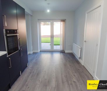 4 bedroom detached house to rent - Photo 6