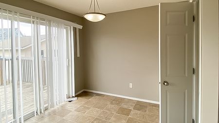 Live By The Lake – 3 Bed Summerside Duplex | Parking Included - Photo 2