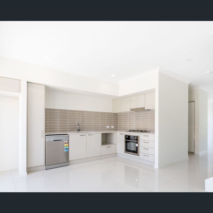 TOWNHOUSE IN ECCO RIPLEY ESTATE! - Photo 1