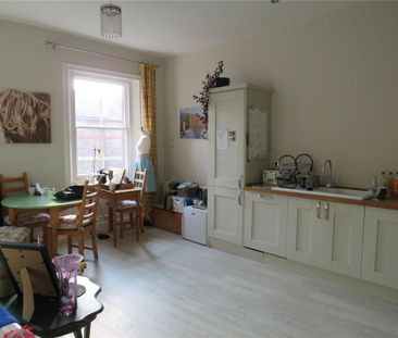 2 bedroom end of terrace house to rent - Photo 3