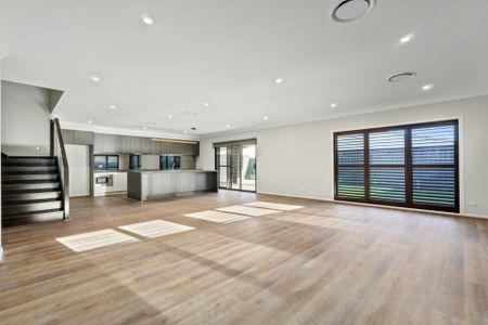 Exceptional Family Home - Photo 2