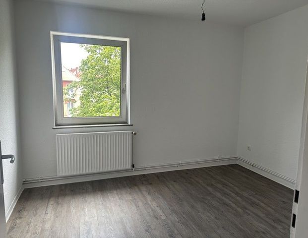 Frisch-sanierte 2-Zimmer-Wohnung mit Blick ins Grüne - Photo 1