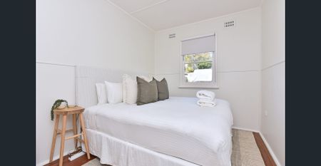 All inclusive Full Serviced house, weekly cleaning, linens, Direct Lake Front Cottage - Photo 3