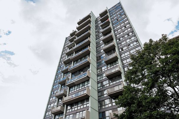 5999 Monkland Avenue, Montréal, QC - Photo 1