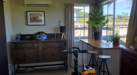 Charming, sunny home in a great location. - Photo 5