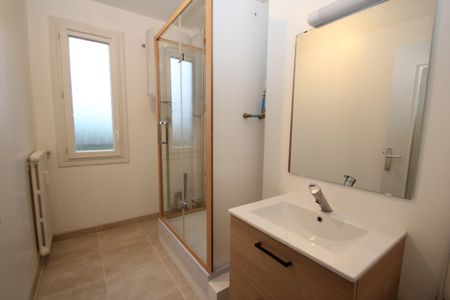 Location Appartement 3 pièces 56m² DECIZE 58300 - Photo 2