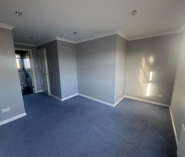 3 bedroom detached house to rent - Photo 5