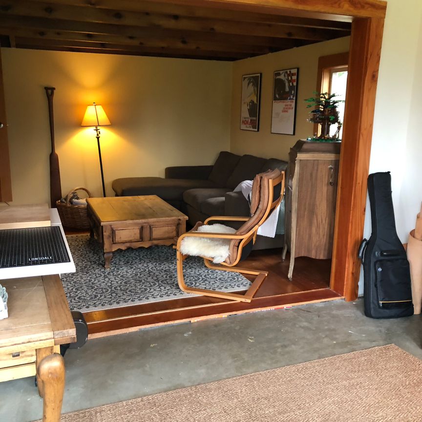 Furnished 4-Bedroom Home on 5 Acres (Powell River) - Photo 1