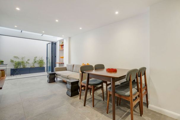 Stylish 1-Bed Garden Flat, SW3 – Bills Included | Private Entrance, Patio & Underfloor Heating | Eco Electric Home - Photo 1