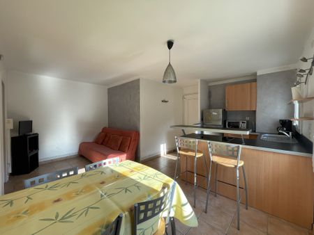 Location Appartement 2 pièces 34m² LA CIOTAT 13600 - Photo 2