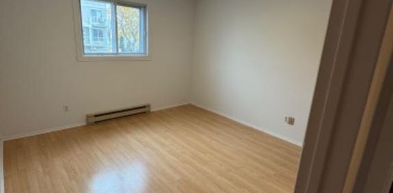 5 1/2 à louer - Photo 2