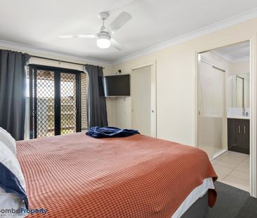 It's as Big as a House! - Photo 1