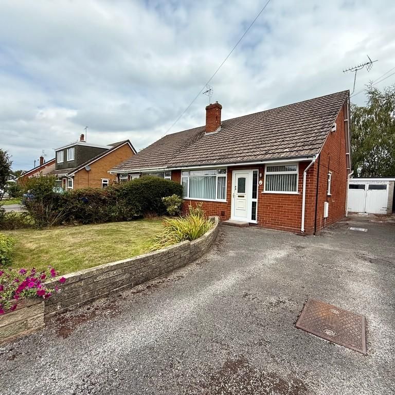 2 bedroom semi-detached bungalow to rent - Photo 1