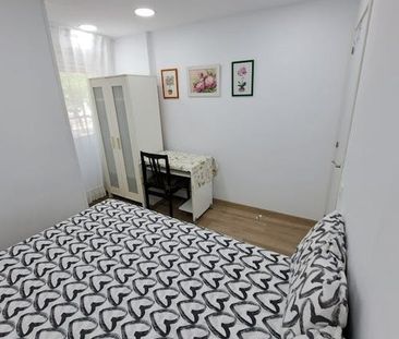 Carrer de Bernat Martorell, Barcelona, Catalonia 08019 - Photo 3