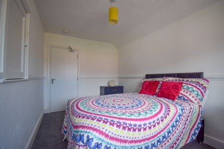 6 bed end of terrace house to rent in Fairfax Road, Norwich, Norfolk - Photo 4