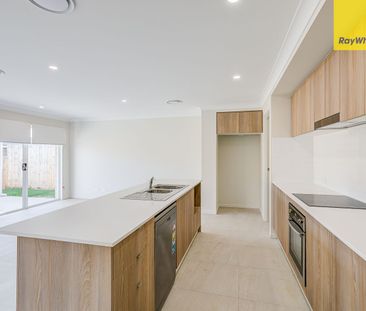 Stunning high-set residence - Photo 1