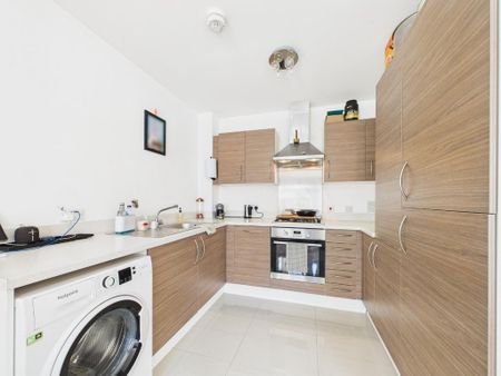 2 bedroom semi-detached house to rent - Photo 4