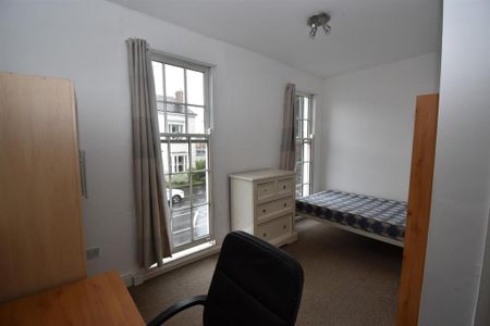 3 bedroom apartment to rent - Photo 3