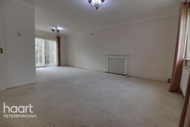 3 bedroom detached bungalow to rent - Photo 1