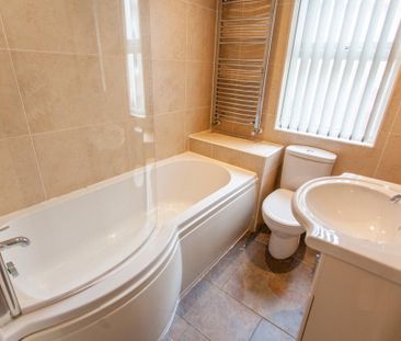 4 bedroom terraced house to rent - Photo 2