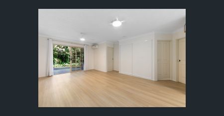 Ground Floor Apartment with Rear Yard - Photo 3