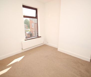 3 bedroom end of terrace house to rent - Photo 3