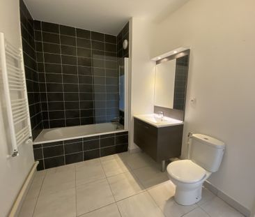 Location Appartement 2 pièces 46m² STE FOY LES LYON 69110 - Photo 3