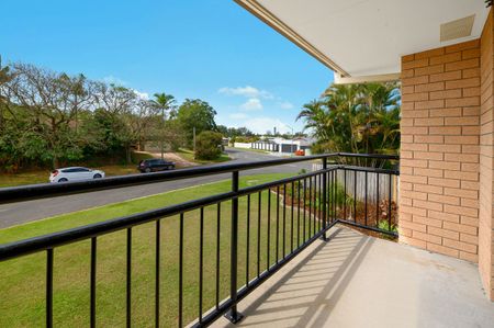 Work from home, dual living, teenage retreat or space for tools/toys - comfortable home on large block - Photo 5