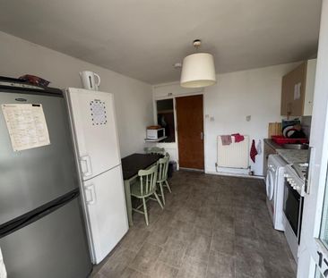 Room in a Shared House, Tufnell Court, E3 - Photo 1