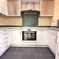 The Pines, Puckle Lane, CT1 3HE, Canterbury - Photo 2