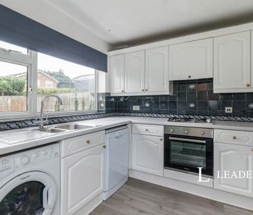 3 bedroom detached house to rent - Photo 3