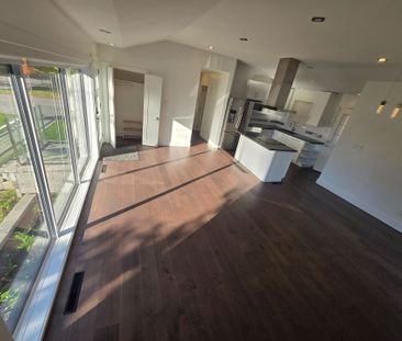 For Lease - 18 Deerfield Road, Toronto, Ontario - Photo 2