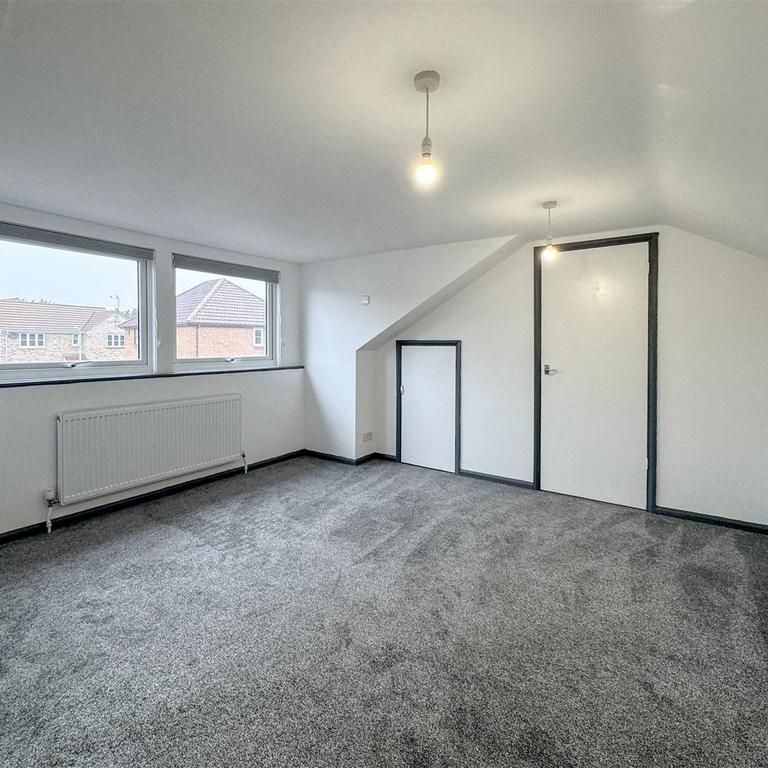 2 bedroom semi-detached bungalow to rent - Photo 1