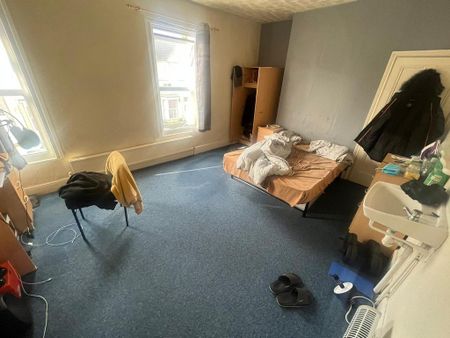 5 bedroom terraced house to rent - Photo 4