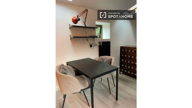 Studio apartment for rent in Killiney, Dublin - Photo 1