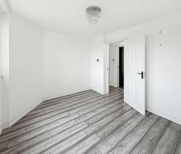 Whittingham Avenue, Southend-on-sea, Ss, SS2 - Photo 4