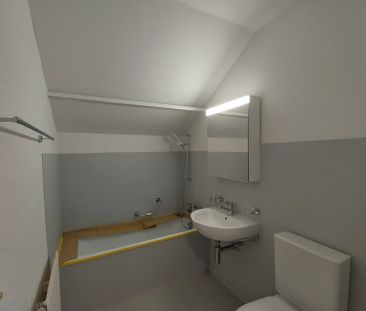 Charmante 2-Zimmer-Dachgeschosswohnung in Gurmels – sofort verfügbar! - Photo 2