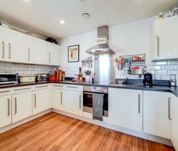 2 bedroom flat to rent - Photo 4