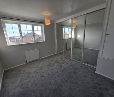 2 bedroom terraced house to rent - Photo 2