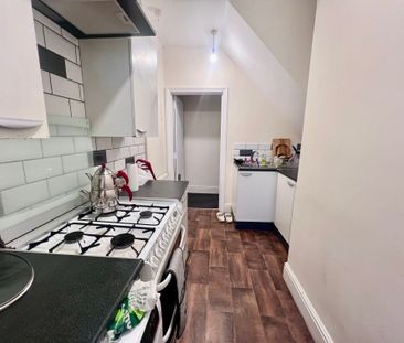 Holdenhurst Road, BH8 8AX, Bournemouth - Photo 1